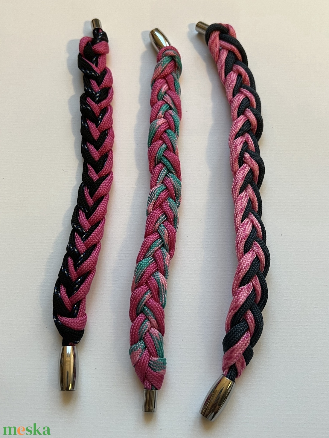 Paracord fonott mágneszáras fonott karkőtő - ékszer - karkötő - fonott karkötő - Meska.hu