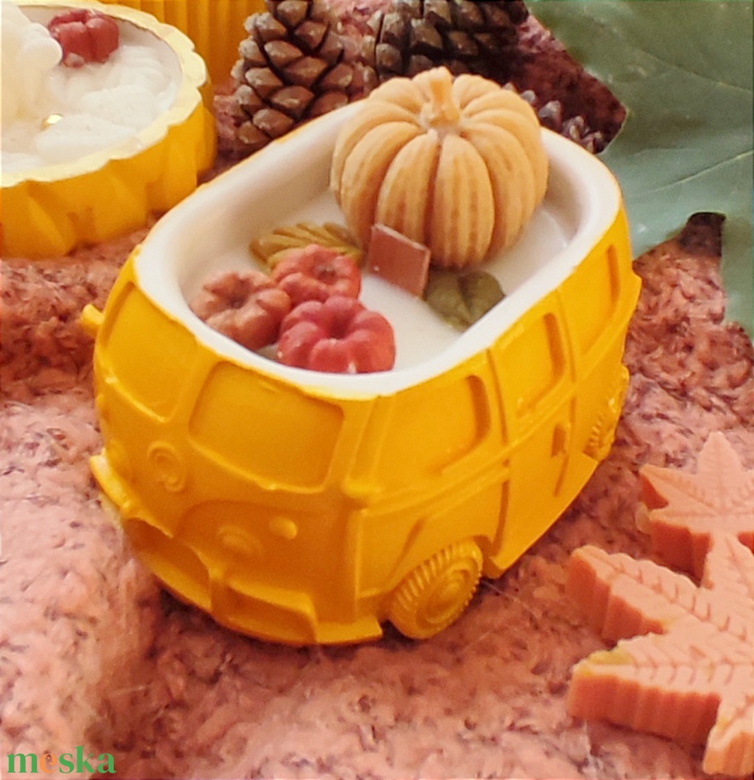 Vidám, őszi szójagyertya, sütőtök díszítéssel - otthon & életmód - gyertya, illat, aroma - gyertya - Meska.hu