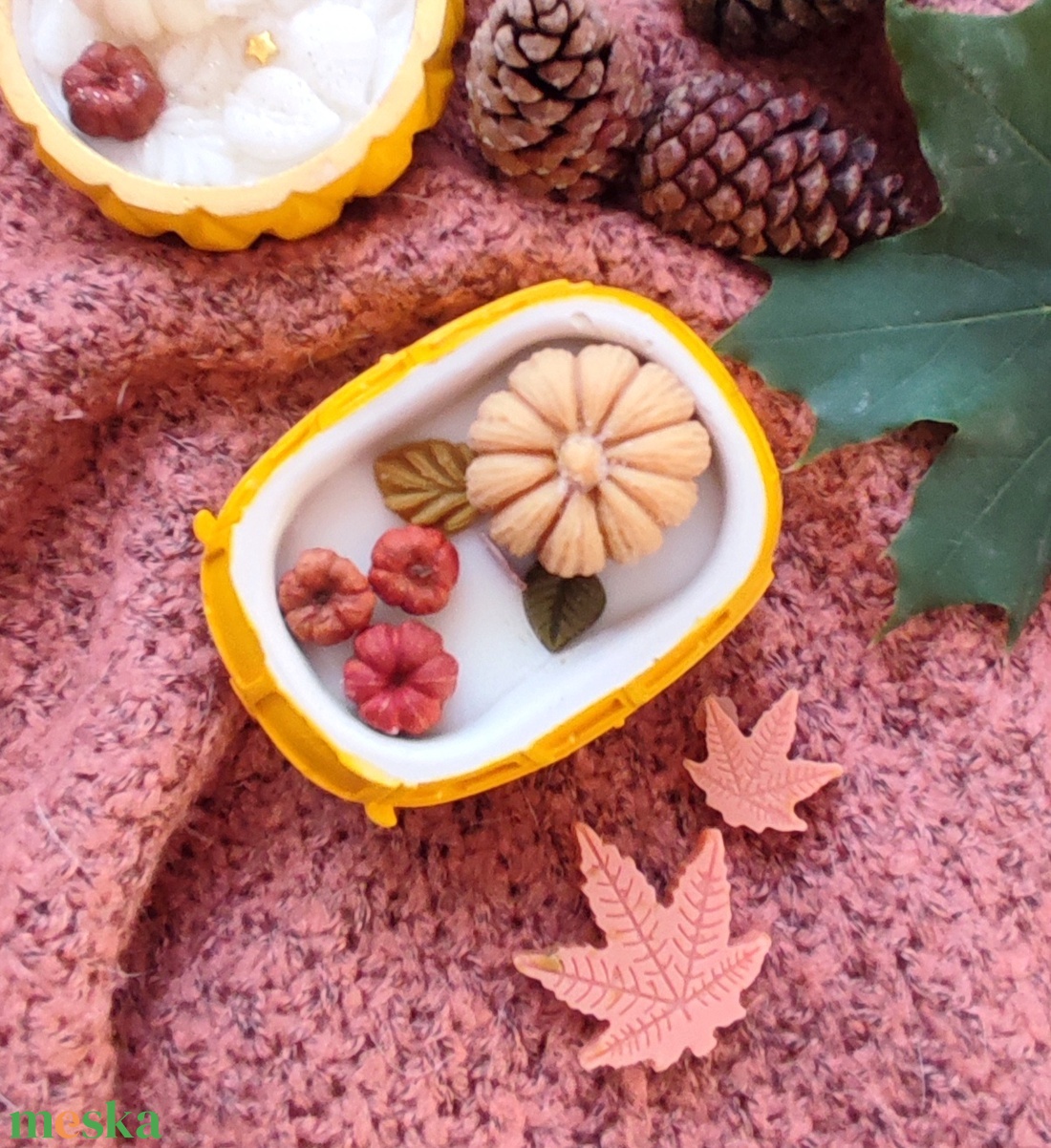 Vidám, őszi szójagyertya, sütőtök díszítéssel - otthon & életmód - gyertya, illat, aroma - gyertya - Meska.hu