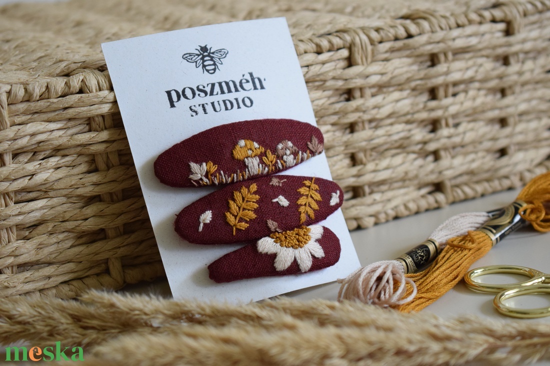 Kézzel hímzett lenvászon hajcsat szett 3 db (őszi kollekció) - ruha & divat - hajdísz & hajcsat - hajcsat & hajtű - Meska.hu Kézzel hímzett lenvászon hajcsat szett 3 db (őszi kollekció) - ruha & divat - hajdísz & hajcsat - hajcsat & hajtű - Meska.hu