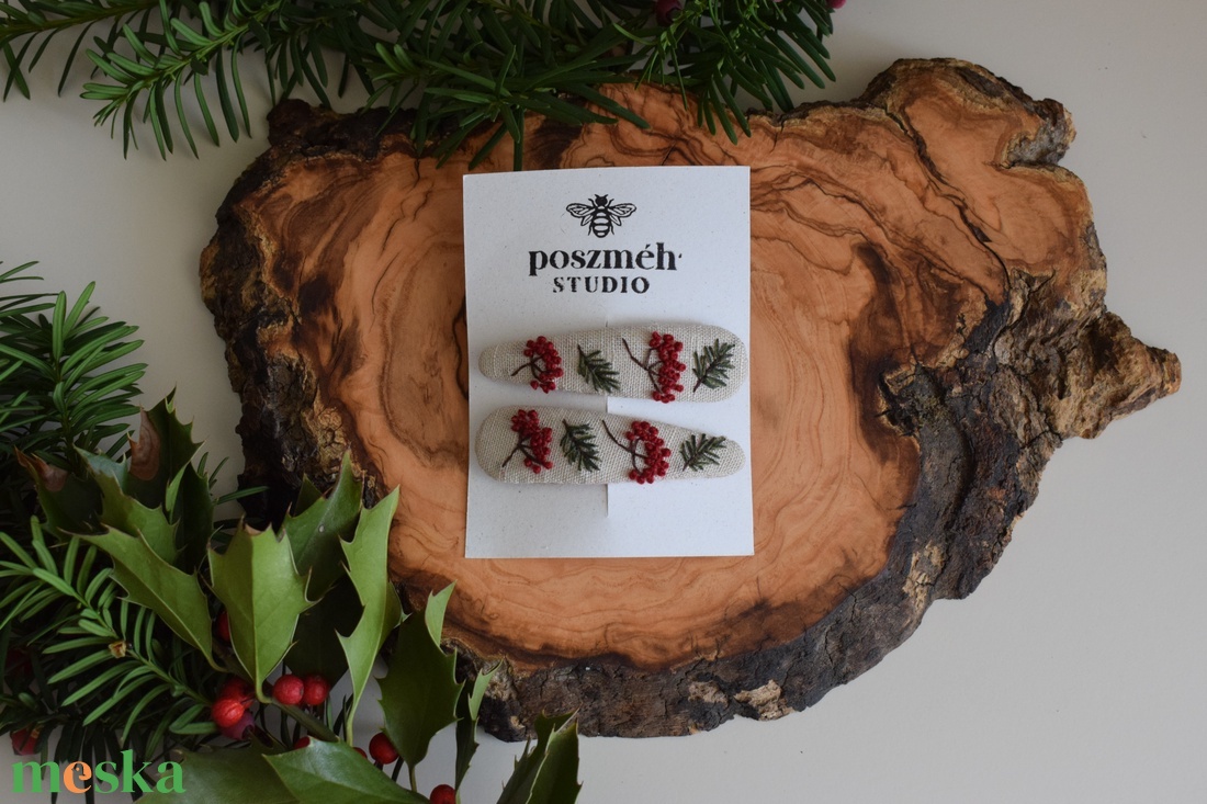 Kézzel hímzett lenvászon hajcsat szett  2 db karácsonyi kollekció - ruha & divat - hajdísz & hajcsat - hajcsat & hajtű - Meska.hu