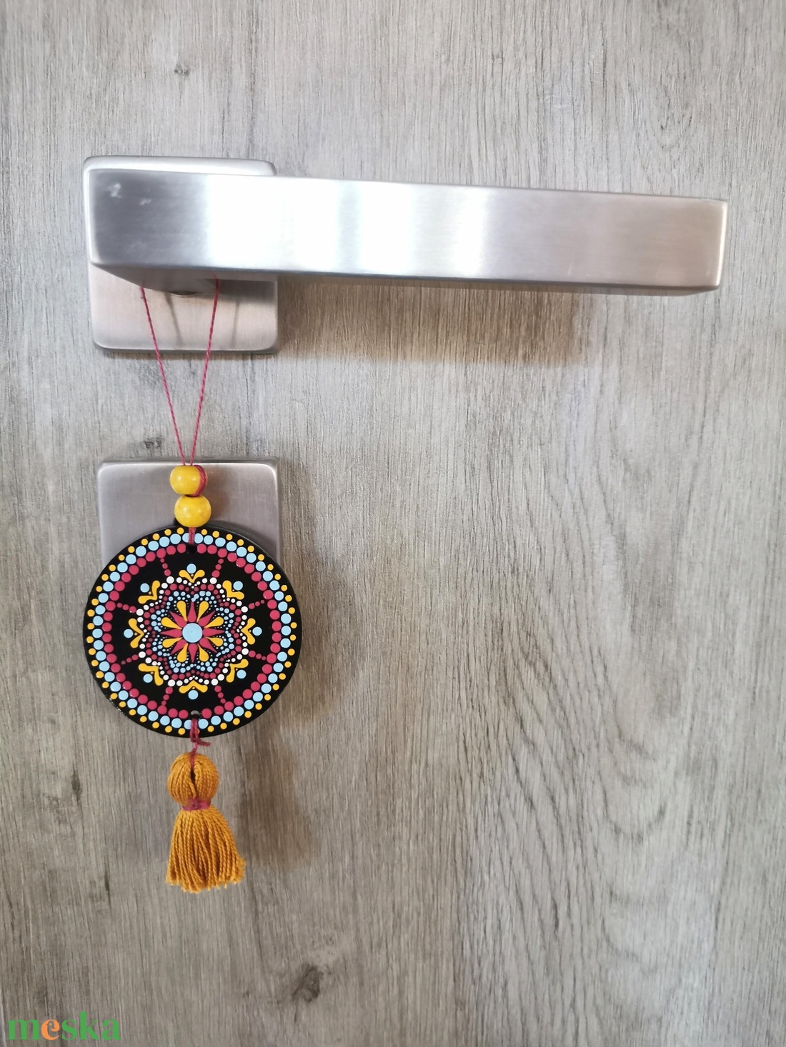 Fa korongra festett talizmán bojttal - Mályvarózsaszín-sárga - otthon & életmód - dekoráció - spiritualitás - mandala - Meska.hu Fa korongra festett talizmán bojttal - Mályvarózsaszín-sárga - otthon & életmód - dekoráció - spiritualitás - mandala - Meska.hu