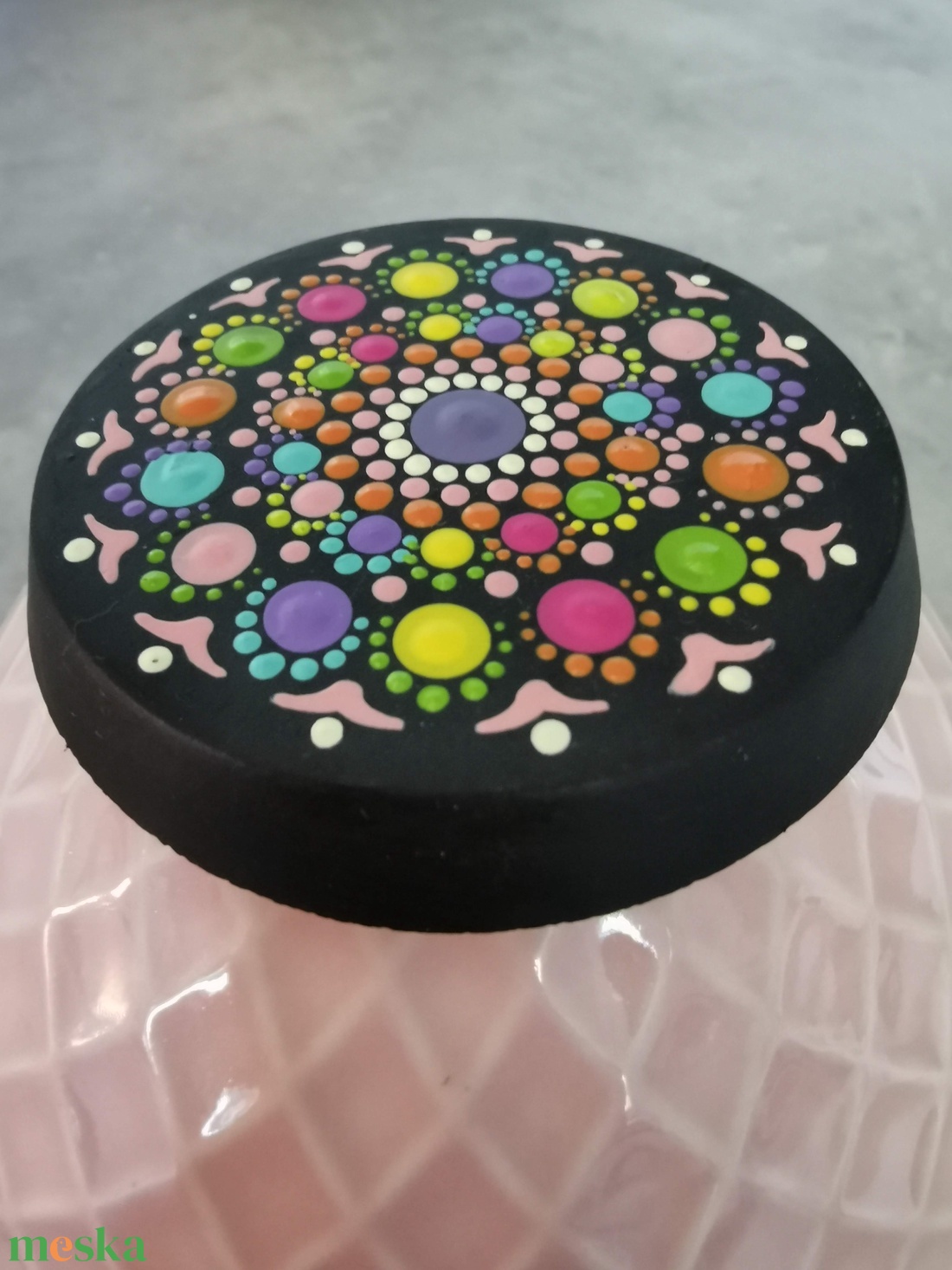 Gipszre festett mandala kő - Szivárvány - otthon & életmód - dekoráció - spiritualitás - mandala - Meska.hu