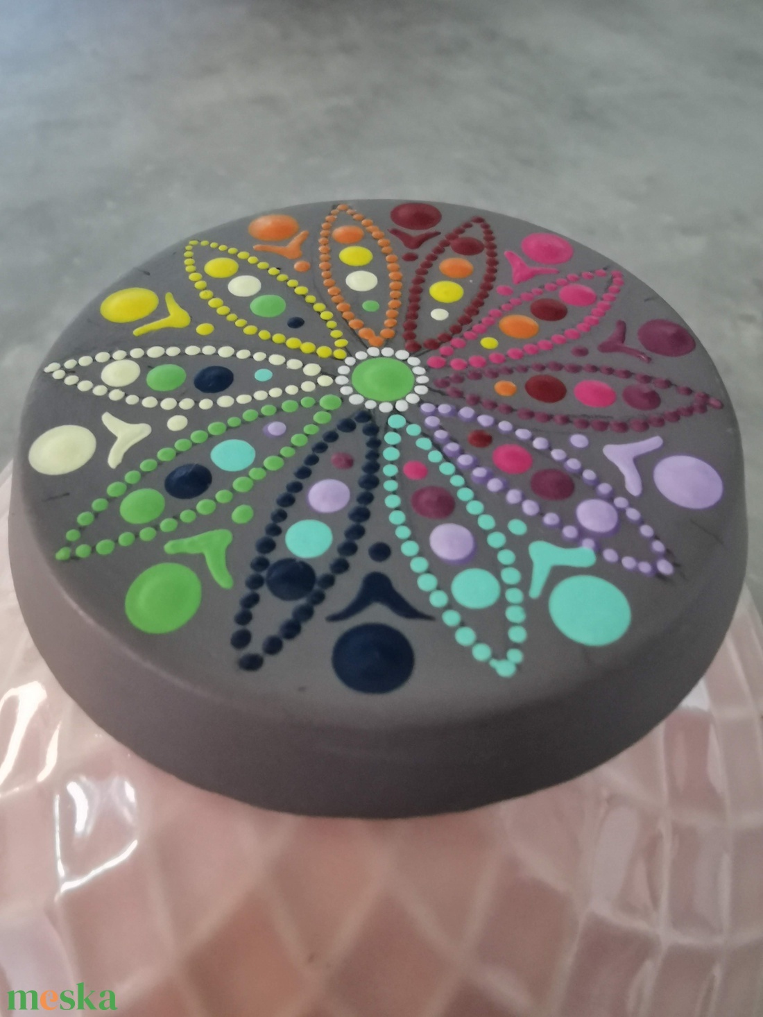 Gipszre festett mandala kő - Szivárvány-virág - otthon & életmód - dekoráció - spiritualitás - mandala - Meska.hu Gipszre festett mandala kő - Szivárvány-virág - otthon & életmód - dekoráció - spiritualitás - mandala - Meska.hu