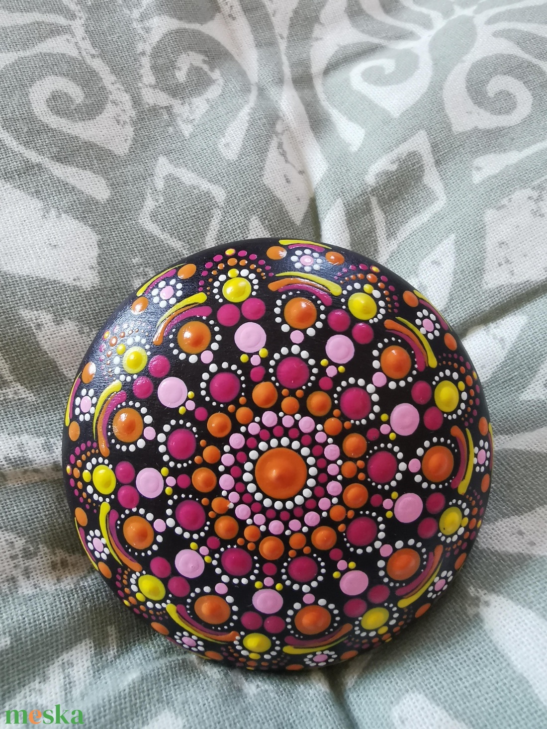 Gipszre festett nagy mandala kő - Rózsaszín-narancssárga-sárga - otthon & életmód - dekoráció - spiritualitás - mandala - Meska.hu Gipszre festett nagy mandala kő - Rózsaszín-narancssárga-sárga - otthon & életmód - dekoráció - spiritualitás - mandala - Meska.hu