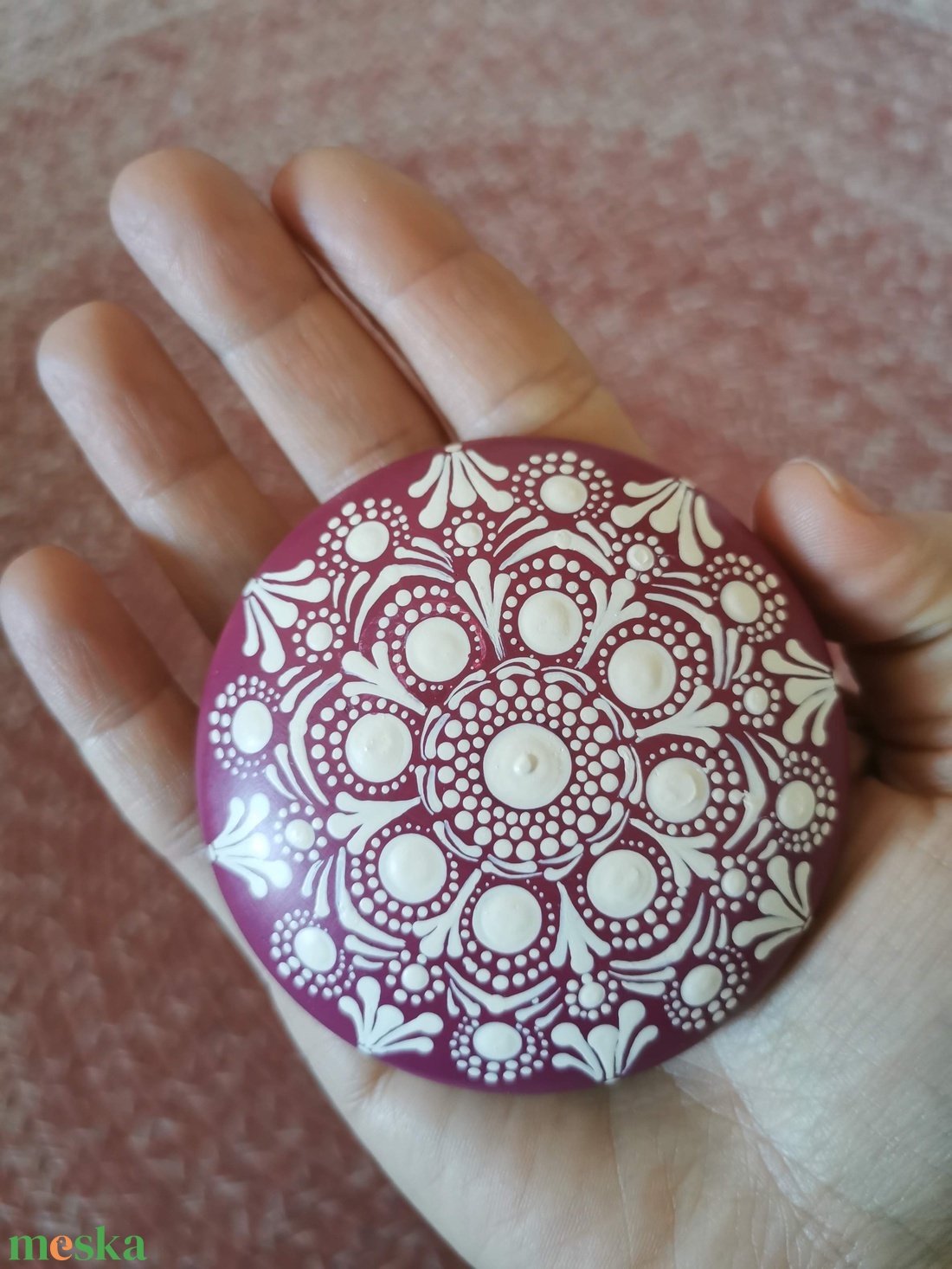 Gipszre festett nagy mandala kő - Mályva-vajszínű - otthon & életmód - dekoráció - spiritualitás - mandala - Meska.hu Gipszre festett nagy mandala kő - Mályva-vajszínű - otthon & életmód - dekoráció - spiritualitás - mandala - Meska.hu