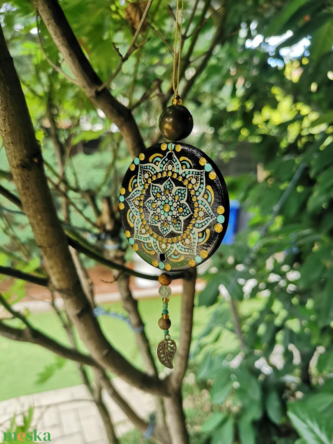 Fa korongra festett talizmán ásványokkal - Arany - otthon & életmód - dekoráció - spiritualitás - mandala - Meska.hu
