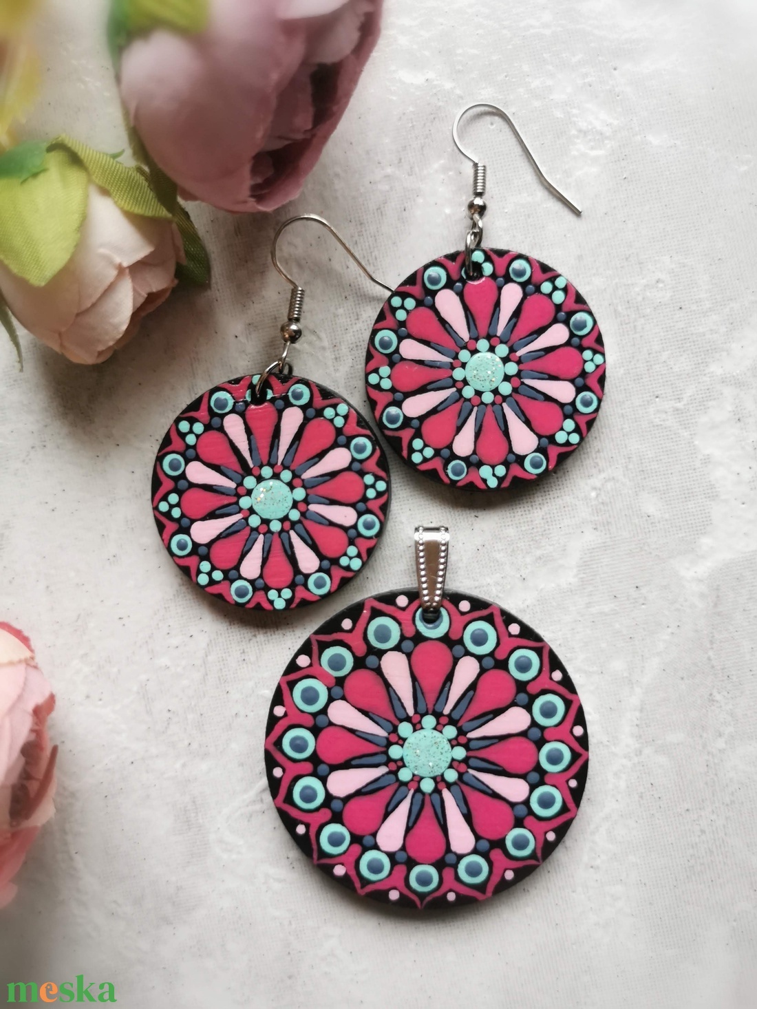 Többféle fa medál + fülbevaló szett - Narancssárga/ Arany/ Rózsaszín választható variációkban - ékszer - ékszerszett - Meska.hu