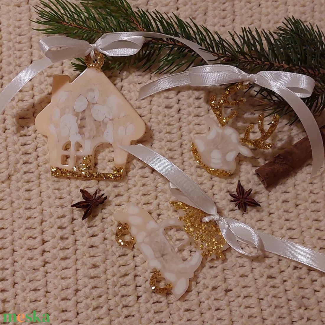 Epoxy karácsonyfadísz - karácsony - karácsonyi lakásdekoráció - karácsonyfadíszek - Meska.hu