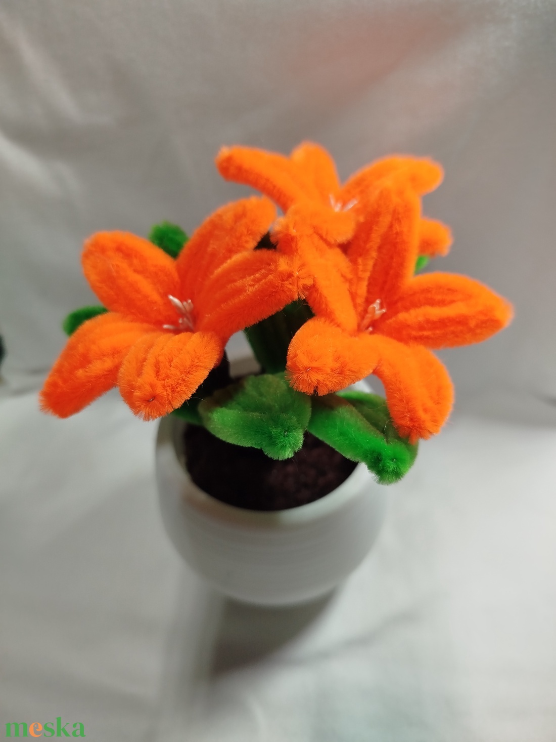Mini liliomok kaspóban narancssárga - otthon & életmód - dekoráció - virágdísz és tartó - csokor & virágdísz - Meska.hu