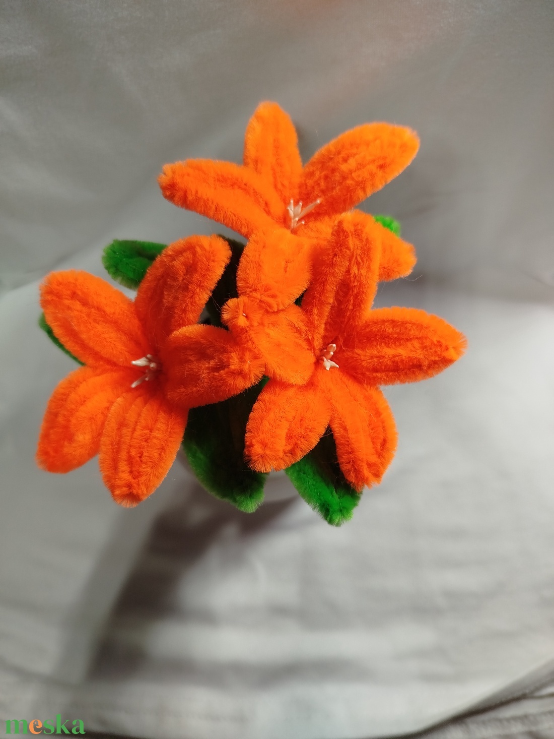 Mini liliomok kaspóban narancssárga - otthon & életmód - dekoráció - virágdísz és tartó - csokor & virágdísz - Meska.hu
