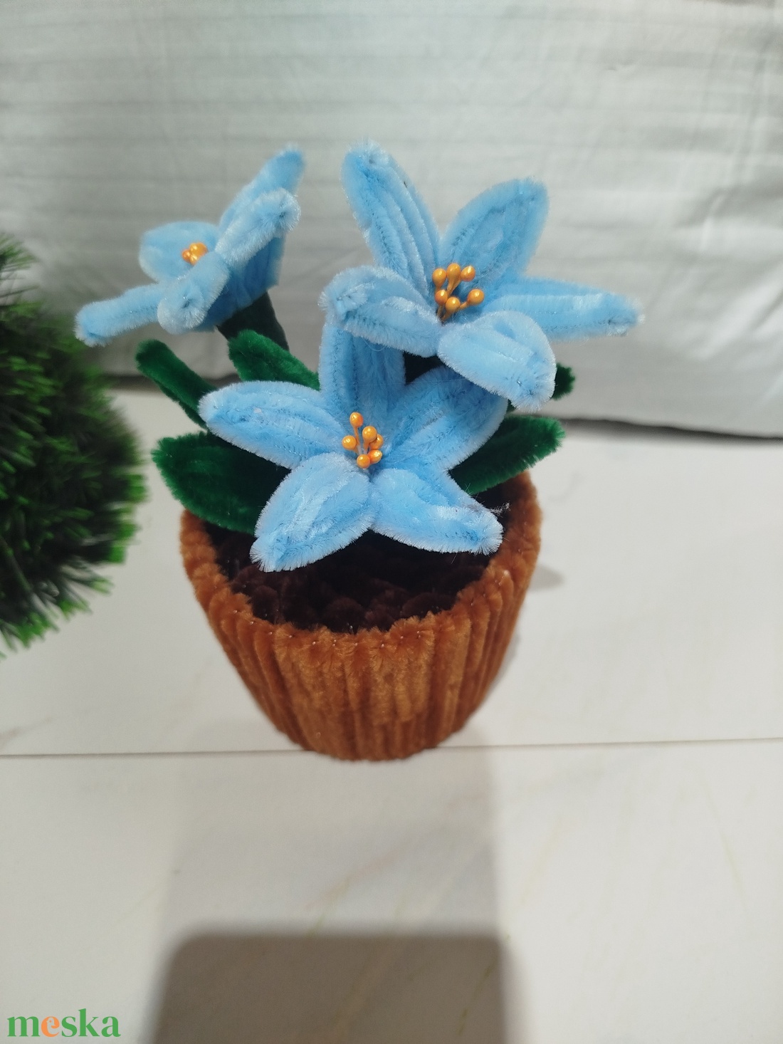 Mini liliomok kaspóban kék - otthon & életmód - dekoráció - virágdísz és tartó - csokor & virágdísz - Meska.hu Mini liliomok kaspóban kék - otthon & életmód - dekoráció - virágdísz és tartó - csokor & virágdísz - Meska.hu
