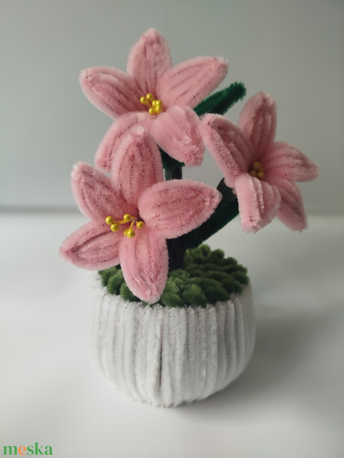 Kézzel készült rózsaszín liliom kaspó � örök virág - otthon & életmód - virágdekoráció - virágdíszek - virágdísz kaspóban - Meska.hu