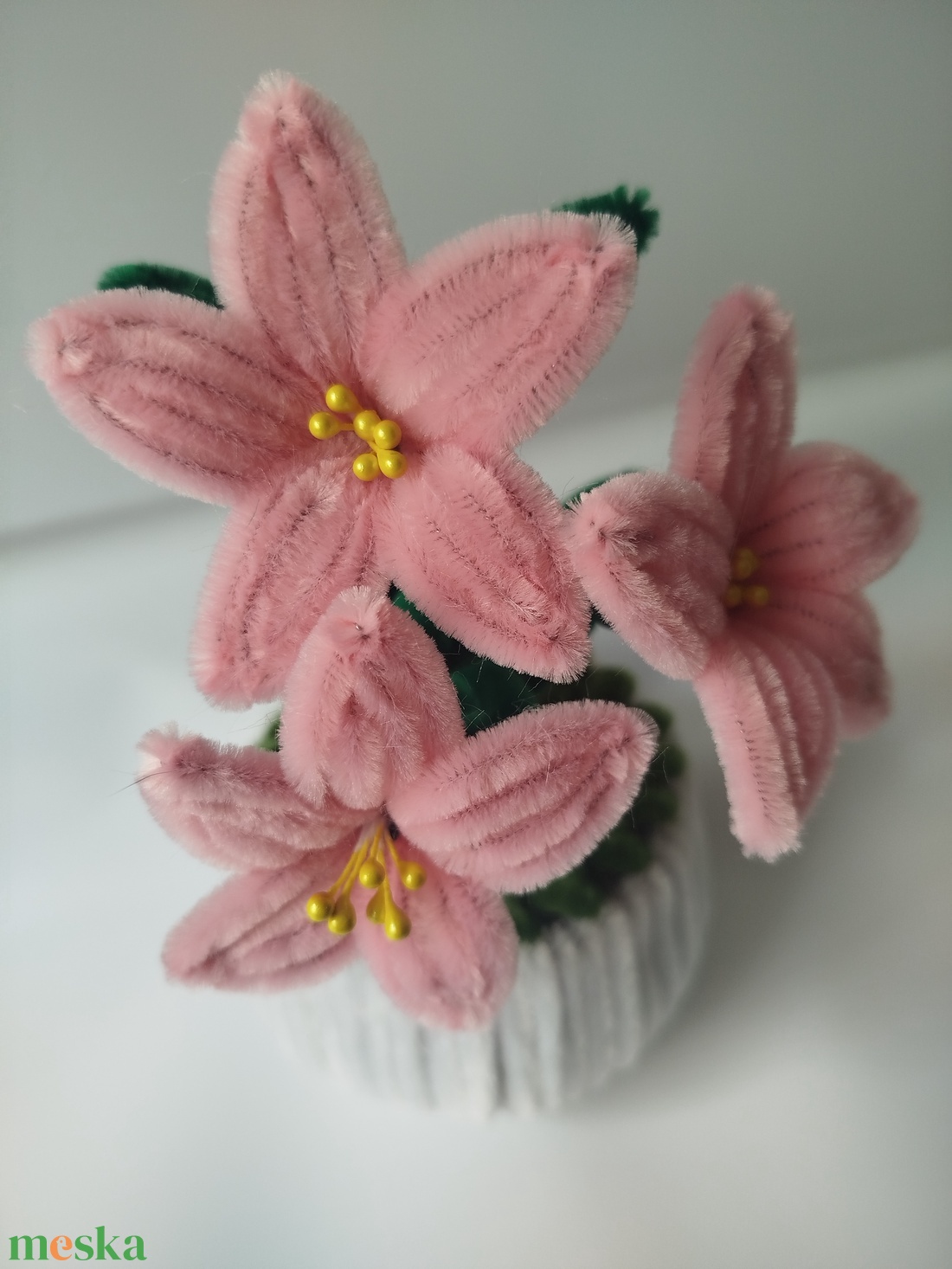 Kézzel készült rózsaszín liliom kaspó � örök virág - otthon & életmód - virágdekoráció - virágdíszek - virágdísz kaspóban - Meska.hu