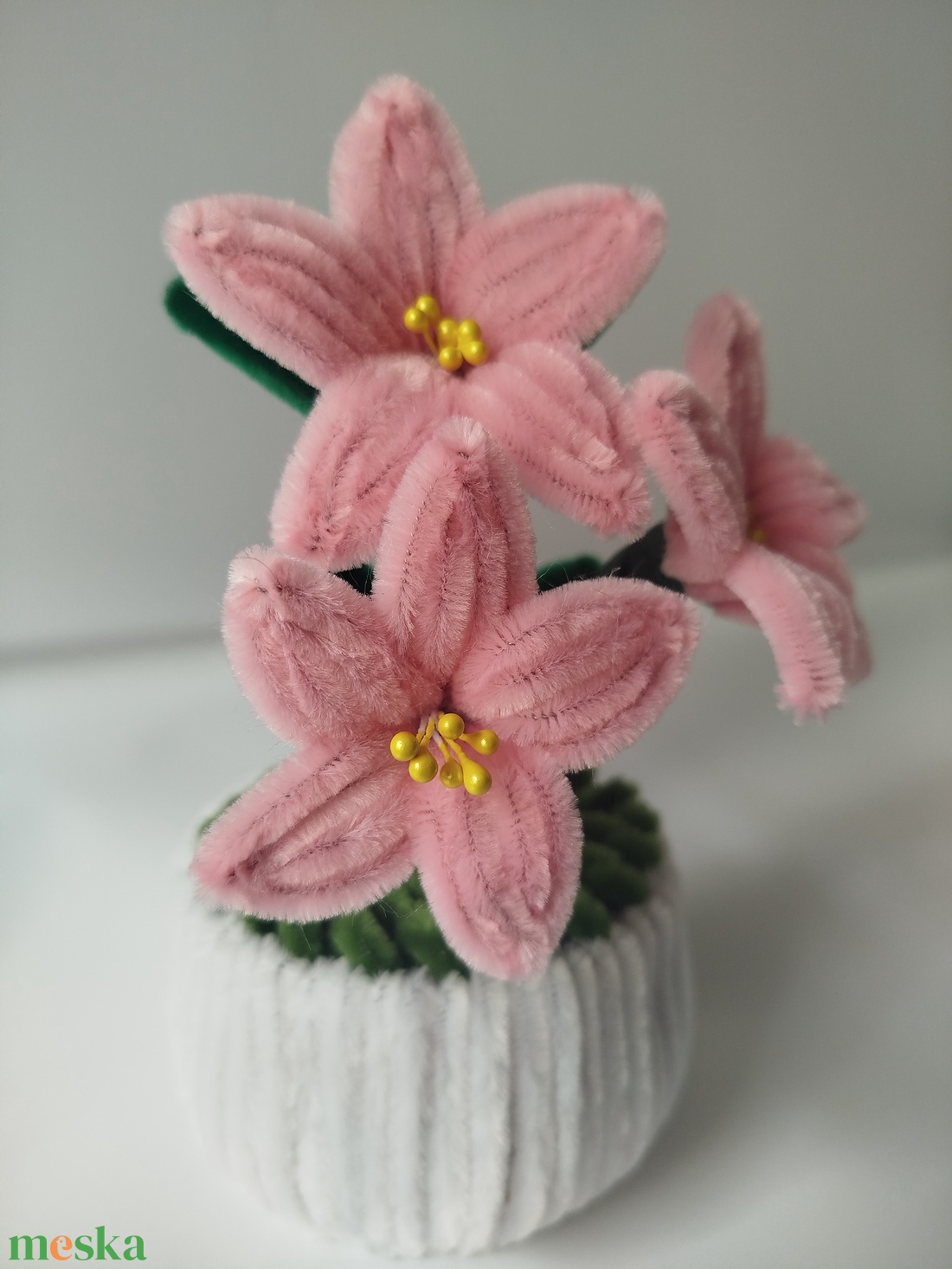 Kézzel készült rózsaszín liliom kaspó � örök virág - otthon & életmód - virágdekoráció - virágdíszek - virágdísz kaspóban - Meska.hu