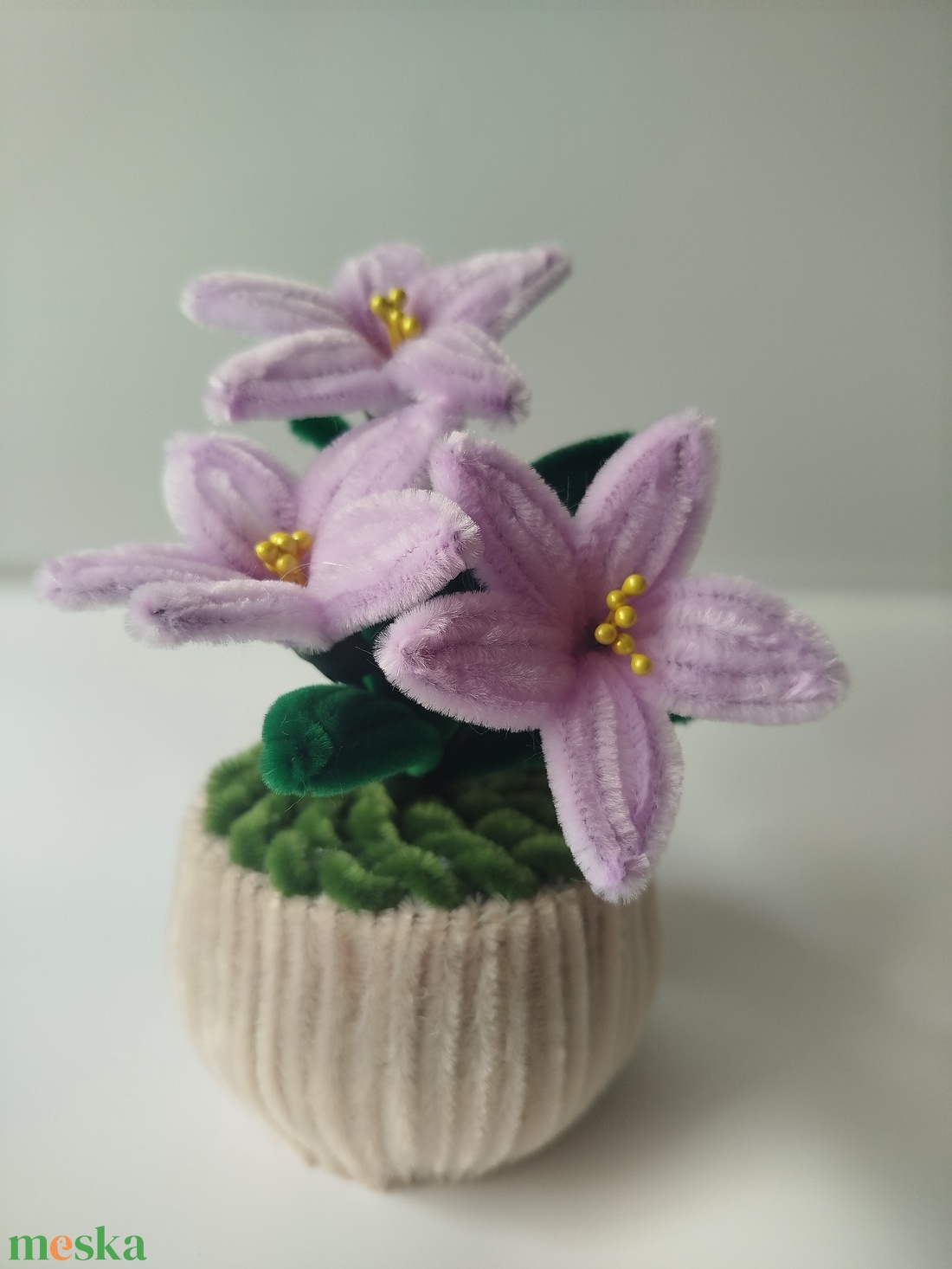 Kézzel készült lila liliom kaspó � örök virág, kedves ajándék - otthon & életmód - virágdekoráció - virágdíszek - virágdísz kaspóban - Meska.hu