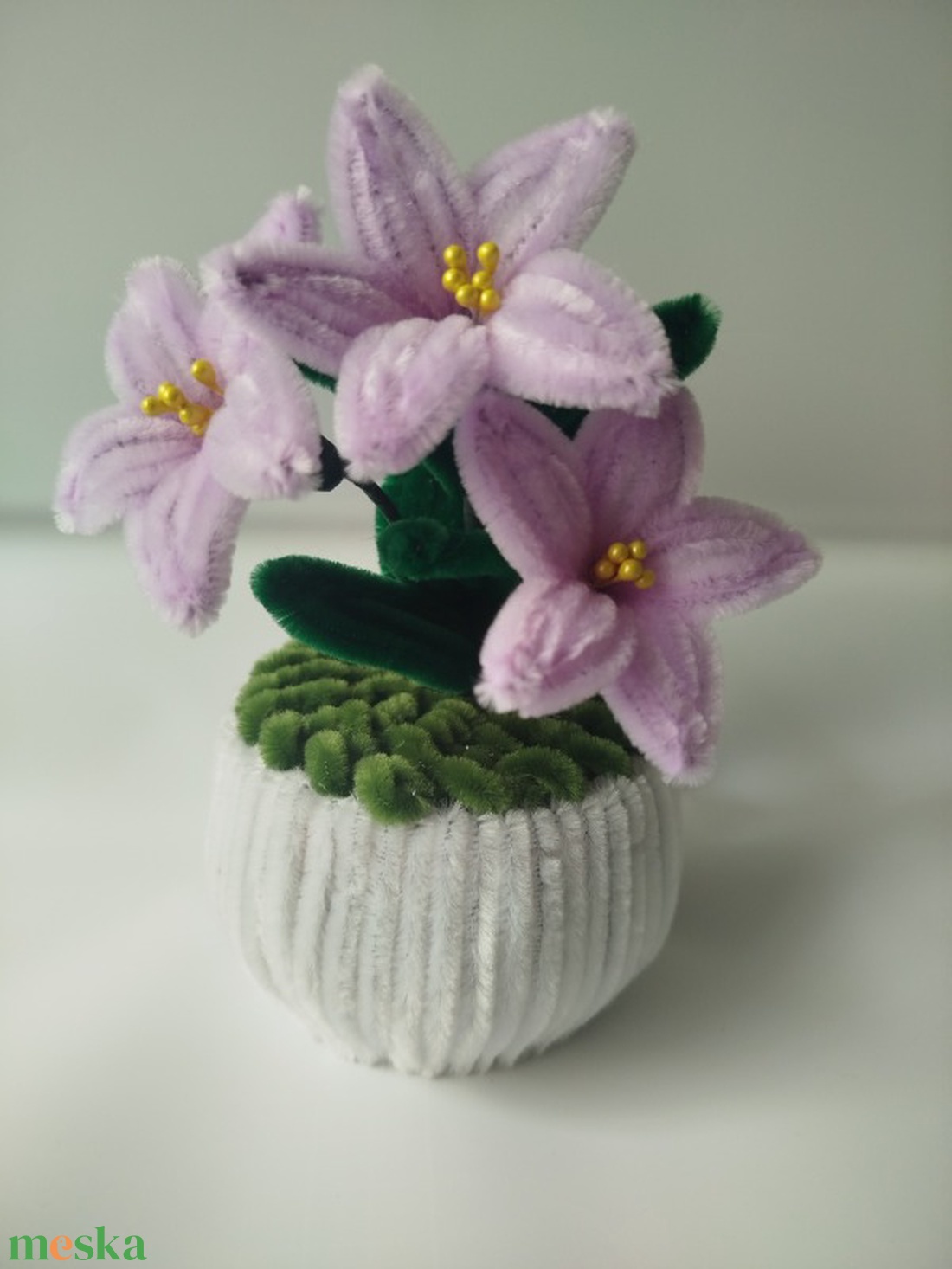 Kézzel készült lila liliom kaspó � örök virág, elegáns ajándék - otthon & életmód - virágdekoráció - virágdíszek - virágdísz kaspóban - Meska.hu