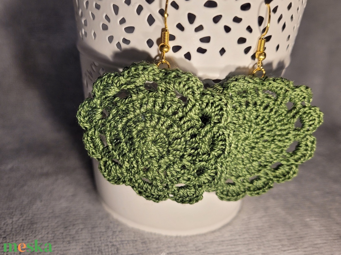 Csipkerék - ékszer - fülbevaló - lógó fülbevaló - Meska.hu