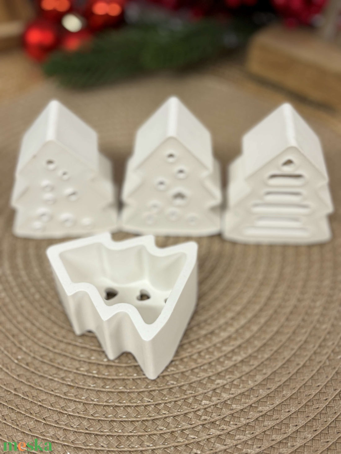 Gipsz - Cement Karácsonyfák 4 db/szett - karácsony - karácsonyi lakásdekoráció - karácsonyi falu, házikó - Meska.hu