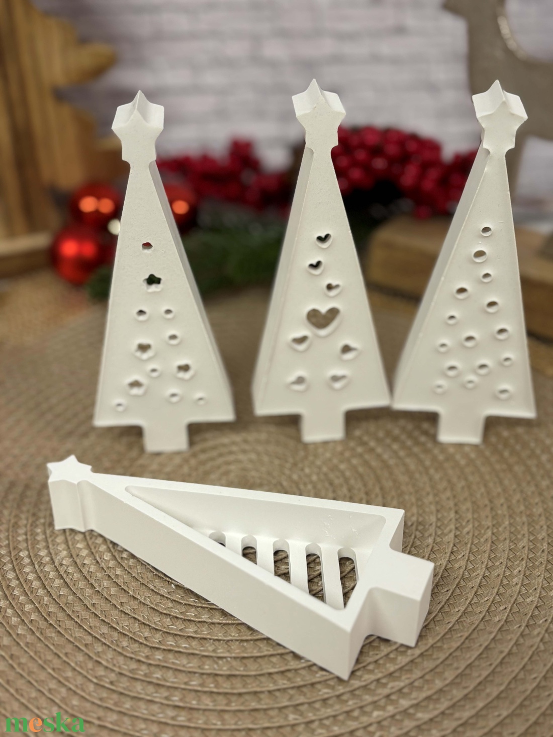 Gipsz - Cement Karácsonyfák díszes 4 db/szett - karácsony - karácsonyi lakásdekoráció - karácsonyi falu, házikó - Meska.hu