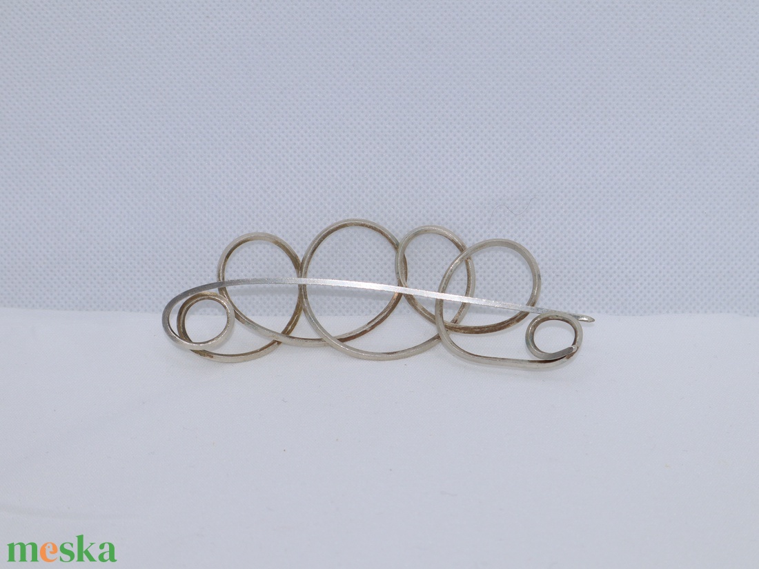 Ezüst hullámok kitűző - ékszer - kitűző és bross - kitűző - Meska.hu Ezüst hullámok kitűző - ékszer - kitűző és bross - kitűző - Meska.hu
