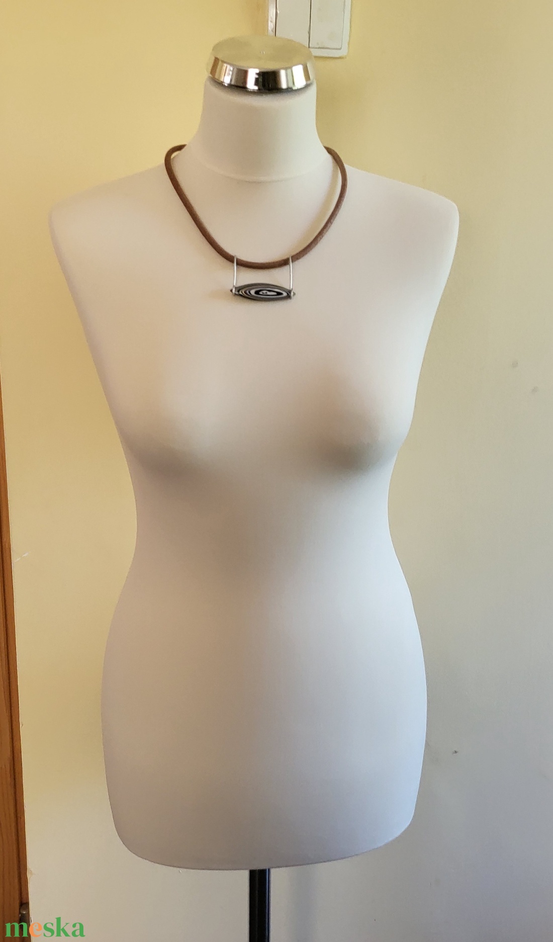 Fordite medál  - ékszer - nyaklánc - statement nyaklánc - Meska.hu