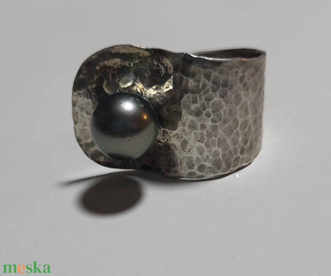 Tahiti gyöngy és ezüst gyűrű - ékszer - gyűrű - statement gyűrű - Meska.hu