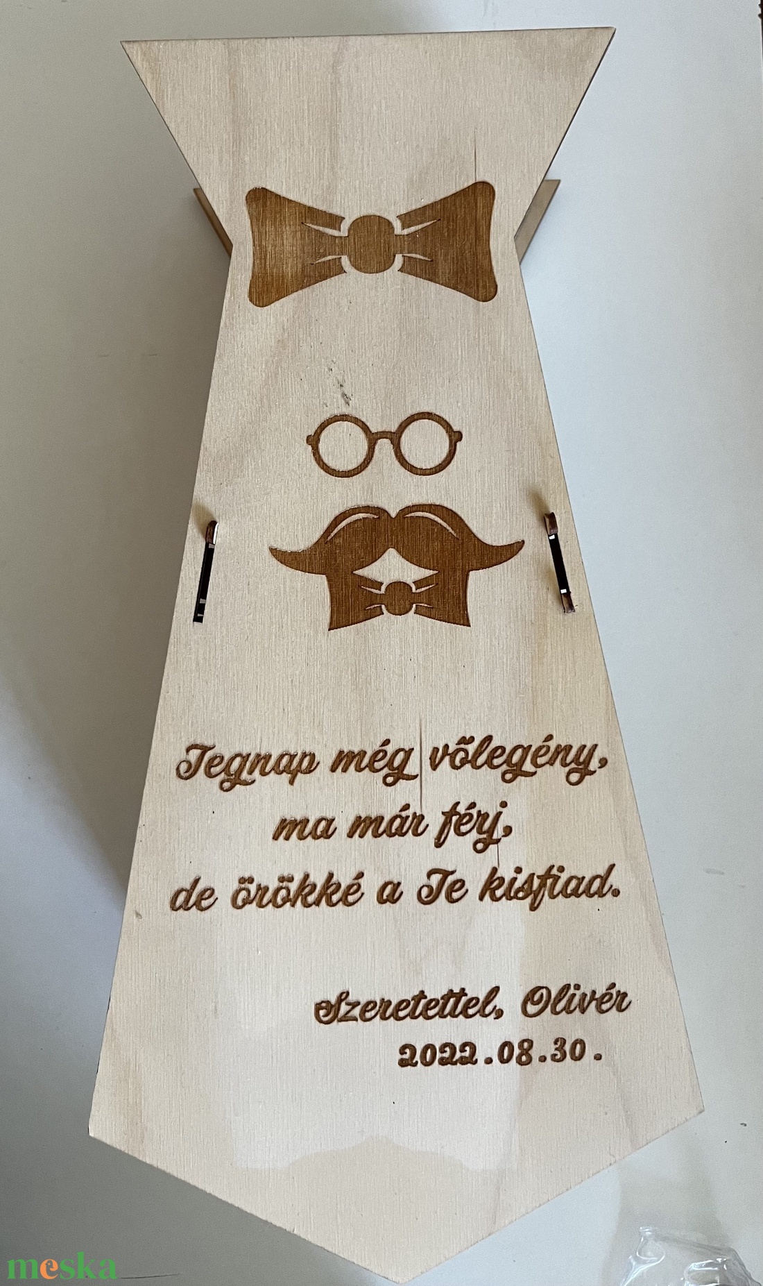 Örömapa köszöntő italos díszdoboz esküvőre - nyakkendő - esküvő - emlék & ajándék - szülőköszöntő ajándék - Meska.hu