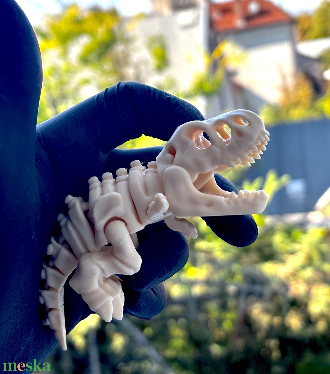Flexi T-Rex dinoszaurusz figura - Mozgatható gerincű 3D nyomtatott T-Rex csontváz, fidget játék és asztali dísz, 12 cm - otthon & életmód - dekoráció - dekoratív figurák és szobrok - Meska.hu