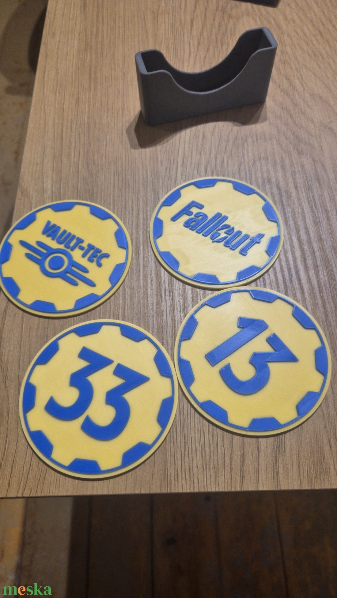 Fallout Rajongói Poháralátét Szett Tartóval - otthon & életmód - konyhafelszerelés, tálalás - tálalás - tányér- és poháralátét - Meska.hu