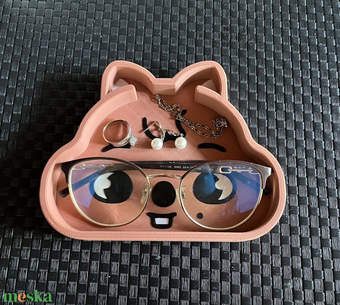 SKZOO Han Quokka szemüveg és ékszertartó - ékszer - ékszertartó - ékszerdoboz - Meska.hu