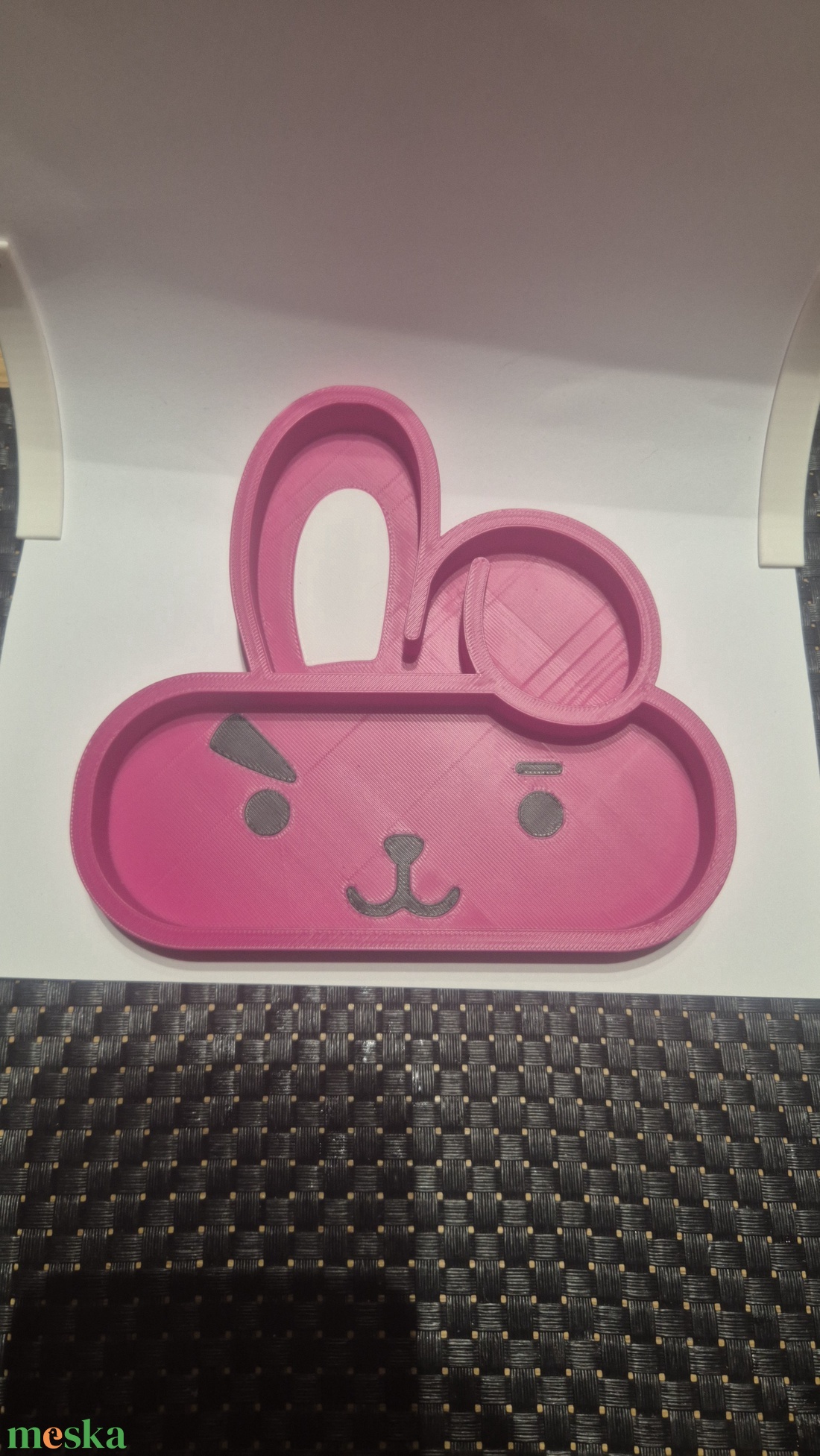 BTS / BT21 Cooky ihlette rekeszes szemüveg- és ékszertartó tálca - ékszer - ékszertartó - ékszertartó tál - Meska.hu