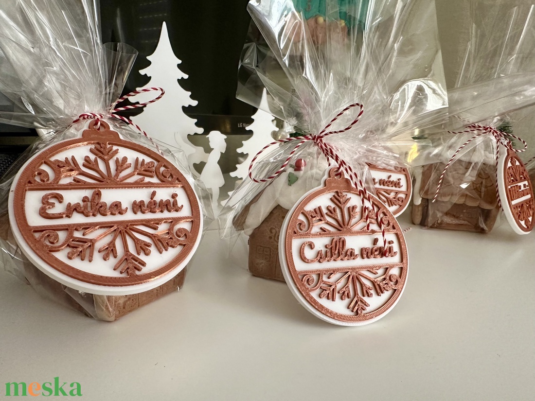 Egyedi karácsonyfadísz, ajándékkísérő - karácsony - karácsonyi ajándékozás - karácsonyi képeslap, üdvözlőlap, ajándékkísérő - Meska.hu