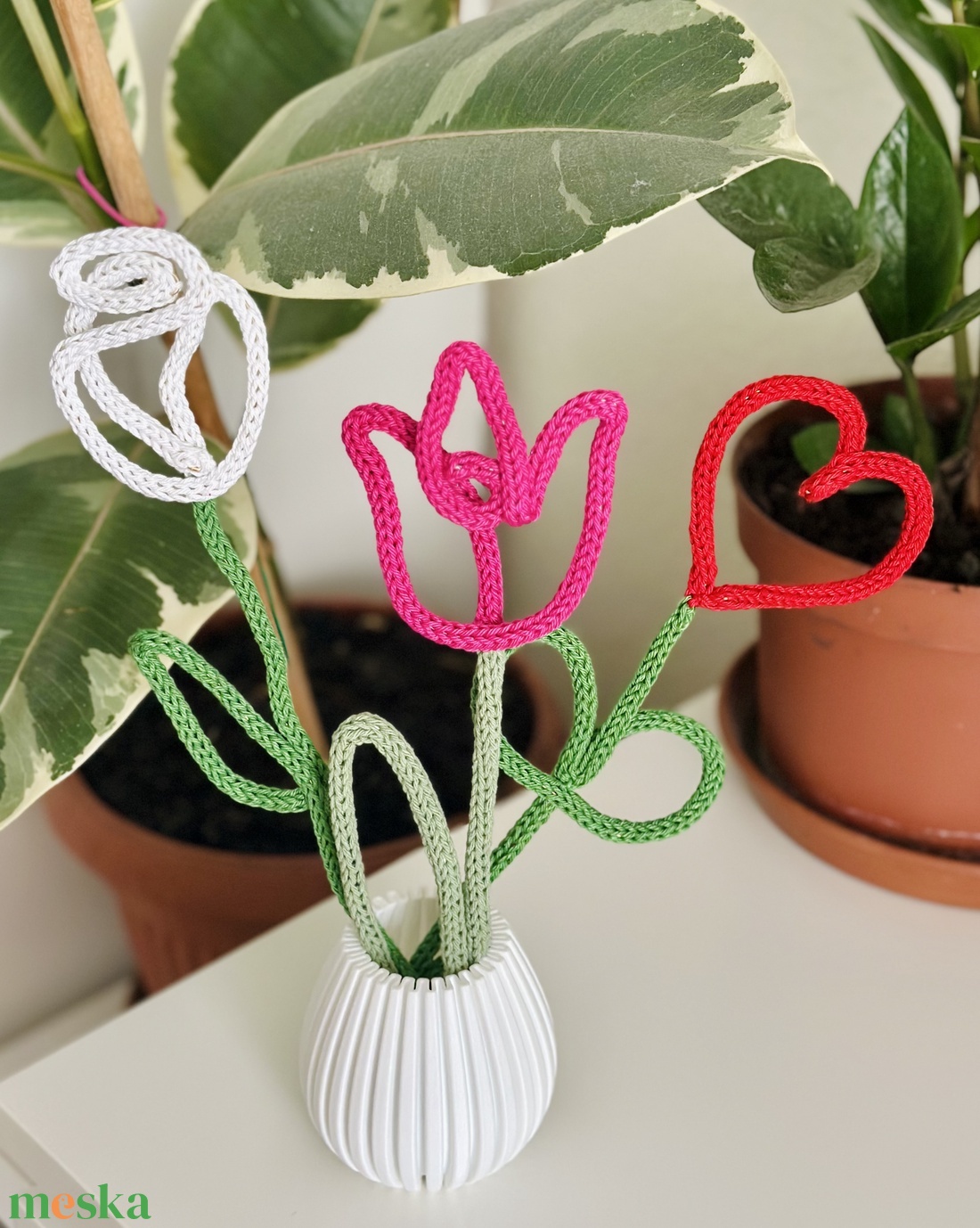 Tricotin tulipán - otthon & életmód - virágdekoráció - virágdíszek - asztali virágdísz - Meska.hu