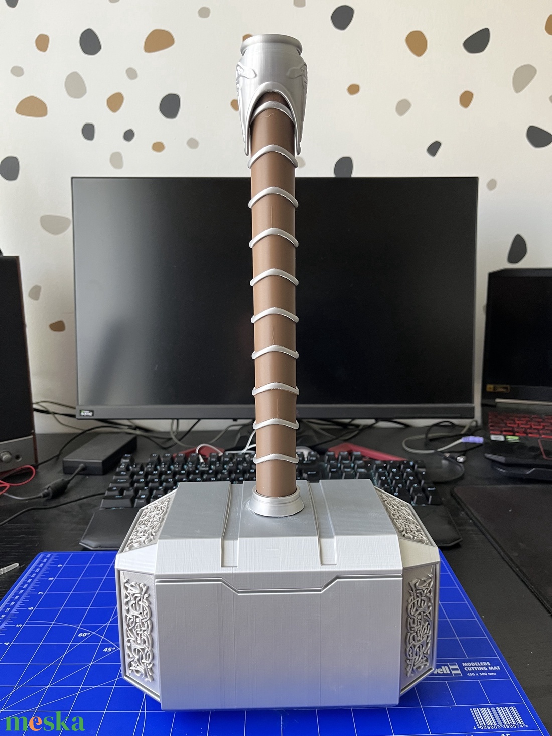 Thor kalapácsa - Mjölnir + Ajándék tartóval! - otthon & életmód - dekoráció - dísztárgy - Meska.hu Thor kalapácsa - Mjölnir + Ajándék tartóval! - otthon & életmód - dekoráció - dísztárgy - Meska.hu