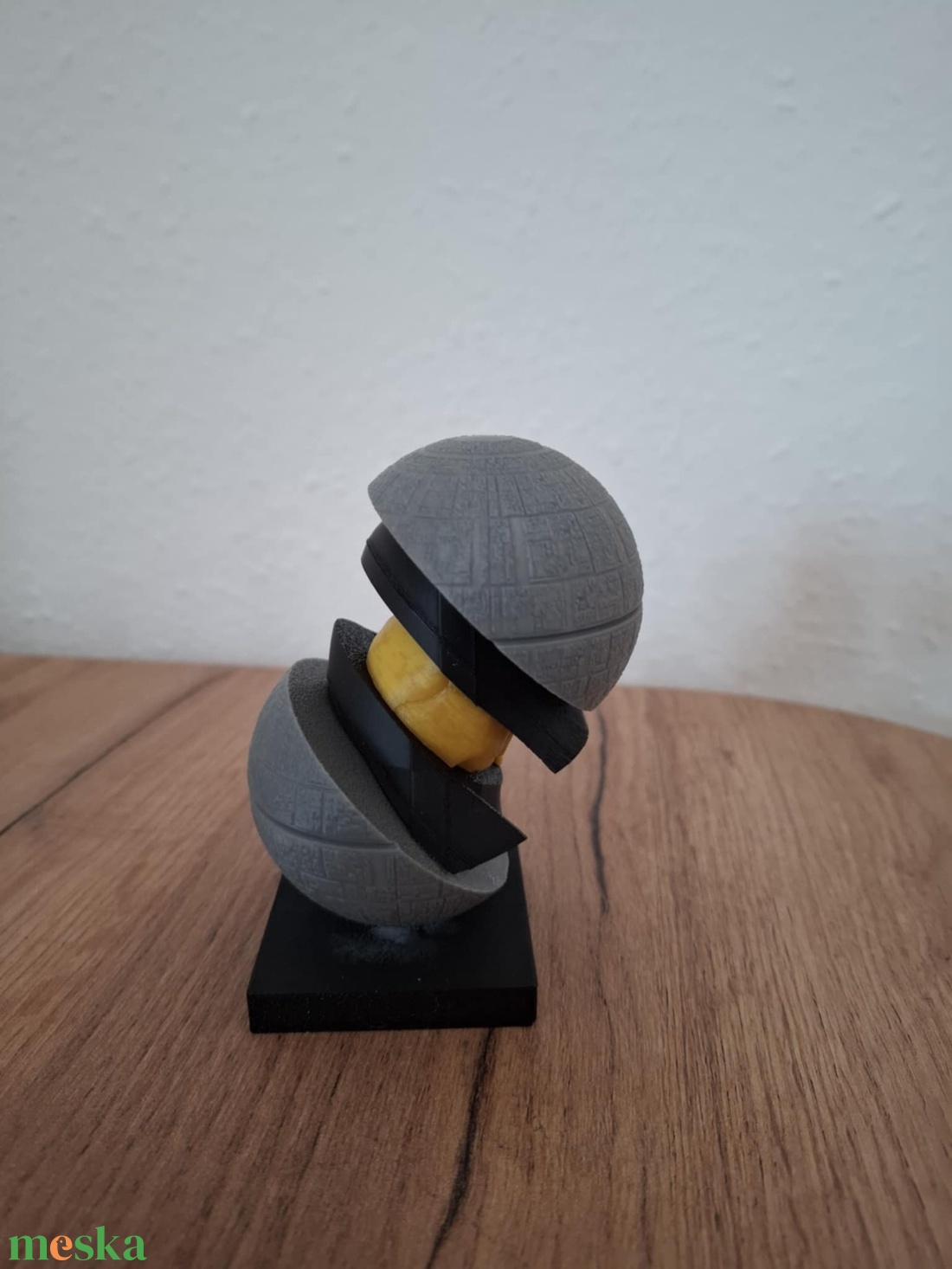 Darth Vader koponyája a Halálcsillagban - művészet - makett, modell - Meska.hu