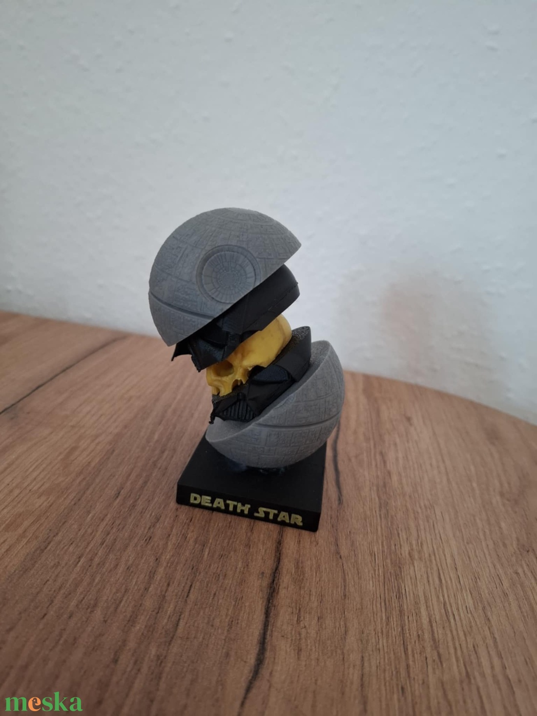 Darth Vader koponyája a Halálcsillagban - művészet - makett, modell - Meska.hu