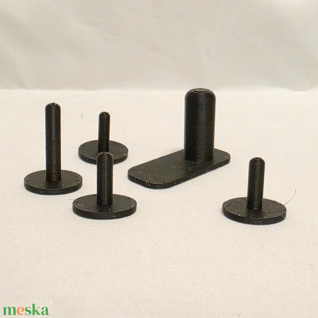 Pop tartópálca a lebegő figuráknak. - otthon & életmód - tárolás & rendszerezés - íróasztali tároló - Meska.hu