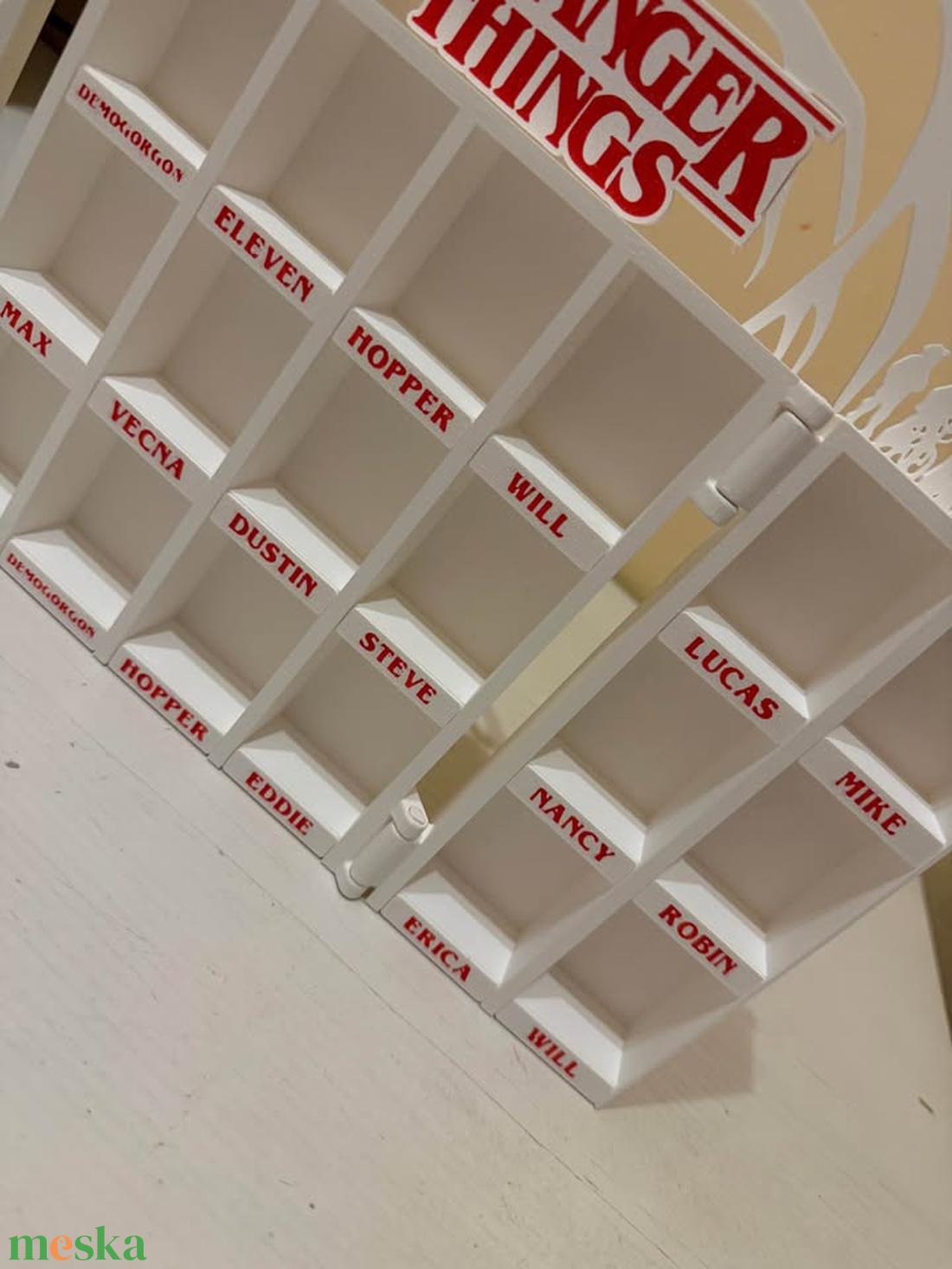 Stranger Things Kinder Joy tartó - otthon & életmód - dekoráció - asztal és polc dekoráció - dekorációs tál, tartó - Meska.hu