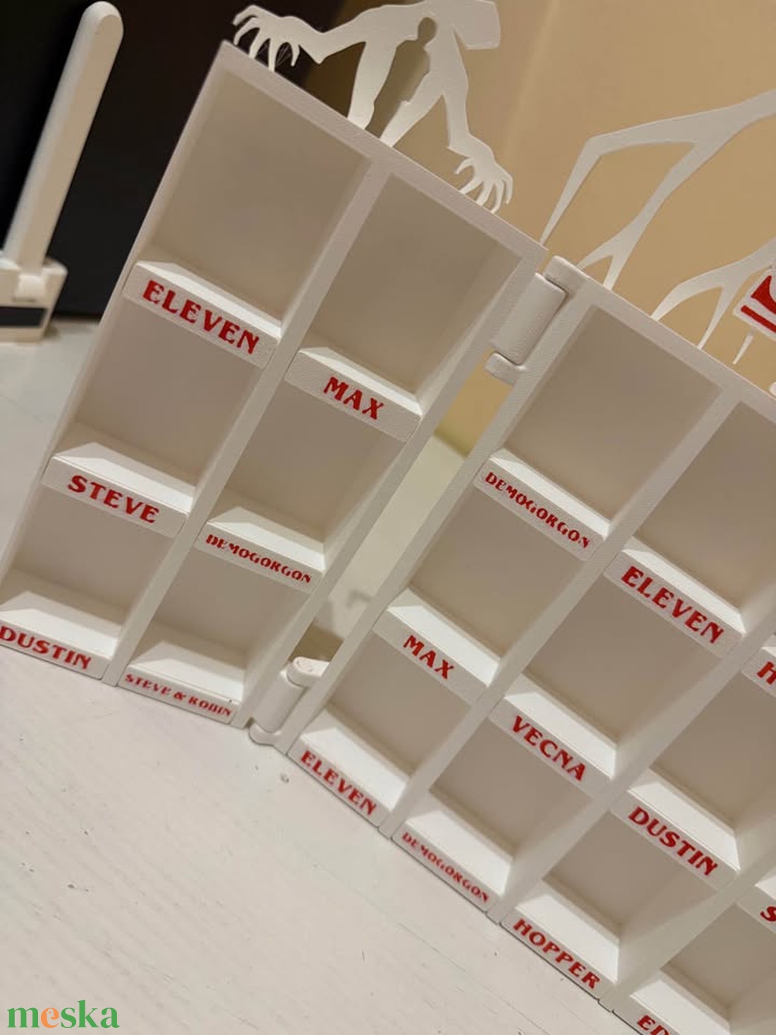Stranger Things Kinder Joy tartó - otthon & életmód - dekoráció - asztal és polc dekoráció - dekorációs tál, tartó - Meska.hu