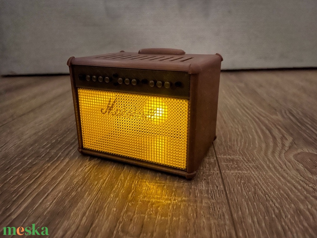 Világito gitár pengető tartó ü Marshall - 9 darabos - otthon & életmód - lámpa - asztali lámpa - Meska.hu