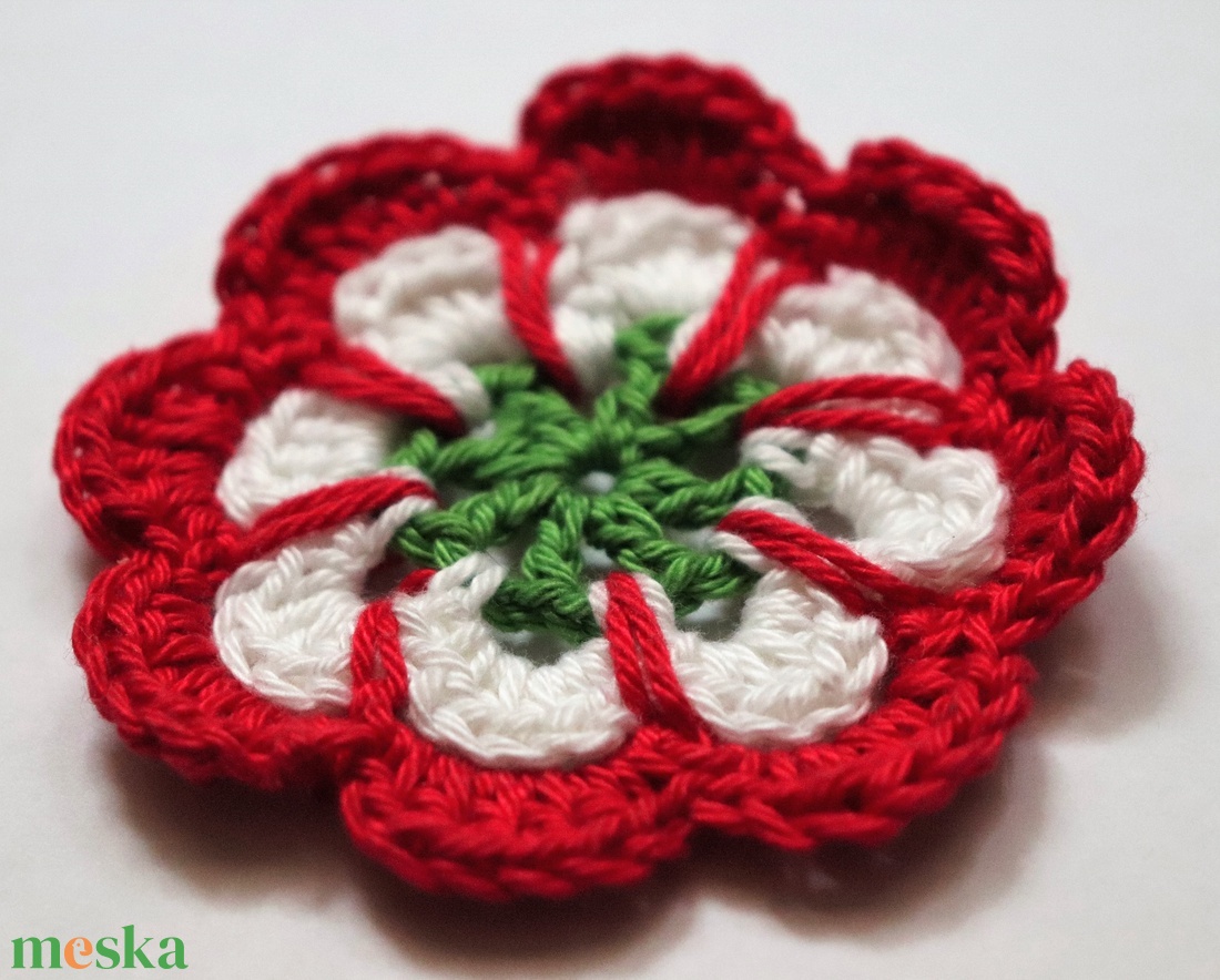 Horgolt kokárda - ékszer - kitűző és bross - kitűző - Meska.hu Horgolt kokárda - ékszer - kitűző és bross - kitűző - Meska.hu