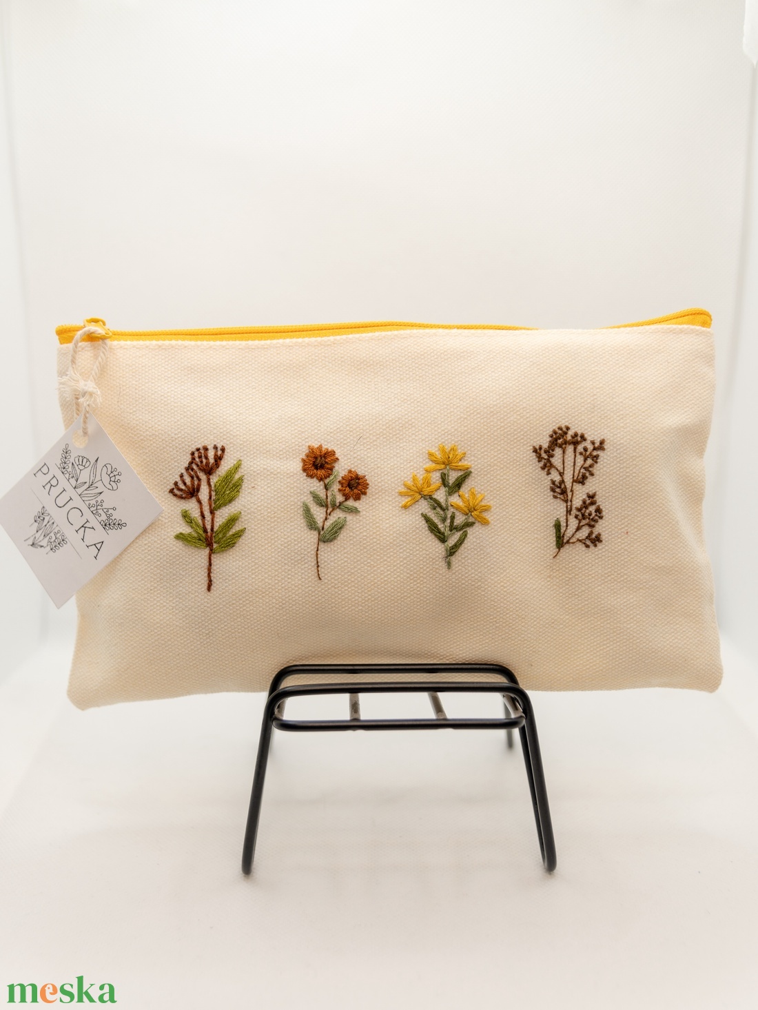 virágos mintás kézzel hímzett egyedi tolltartó/neszeszer / PRUCKA - otthon & életmód - papír, írószer - tolltartó & ceruzatekercs - Meska.hu