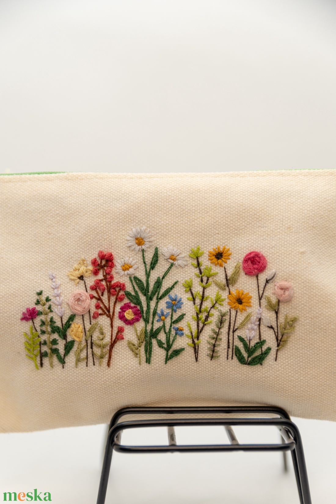 virágos mintás kézzel hímzett egyedi tolltartó/neszeszer / PRUCKA - otthon & életmód - papír, írószer - tolltartó & ceruzatekercs - Meska.hu