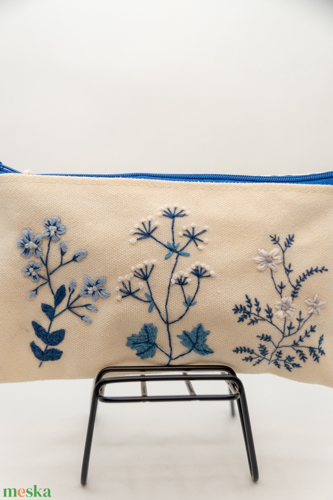 virágos mintás kézzel hímzett egyedi tolltartó/neszeszer / PRUCKA - otthon & életmód - papír, írószer - tolltartó & ceruzatekercs - Meska.hu