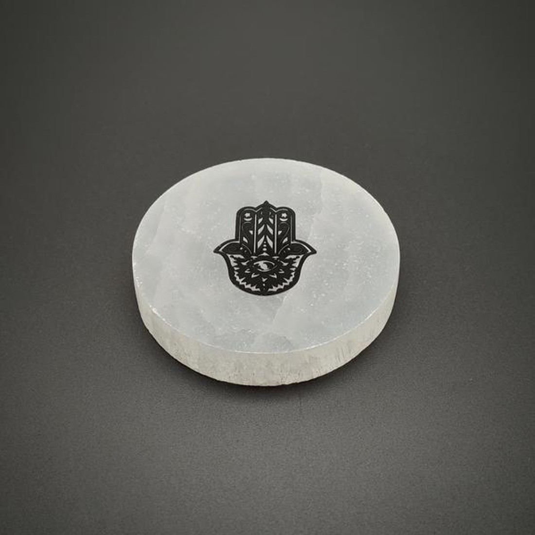 Szelenit korong Fatima keze fekete matricás 6-7cm - kellékek & szerszámok - ásvány alapanyag - szelenit korong - Meska.hu Szelenit korong Fatima keze fekete matricás 6-7cm - kellékek & szerszámok - ásvány alapanyag - szelenit korong - Meska.hu