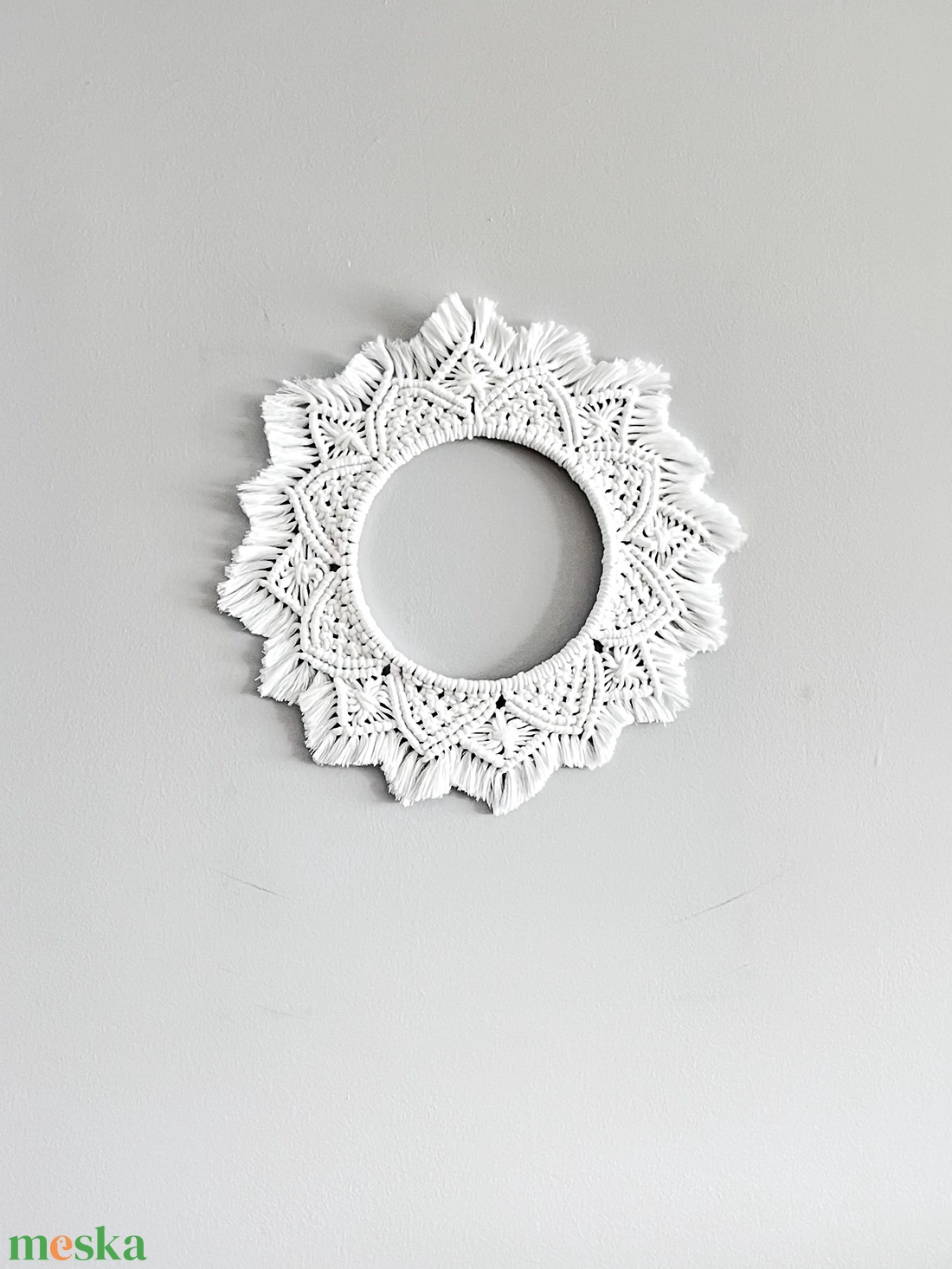 Makramé mandala, makramé koszorú, natúr makramé dekor, bohém mandala - otthon & életmód - dekoráció - fali és függő dekoráció - falra akasztható dekor - Meska.hu