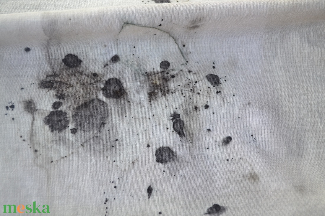 Eco print technikával készült lenvászon - otthon & életmód - konyhafelszerelés, tálalás - tálalás - terítő - Meska.hu Eco print technikával készült lenvászon - otthon & életmód - konyhafelszerelés, tálalás - tálalás - terítő - Meska.hu