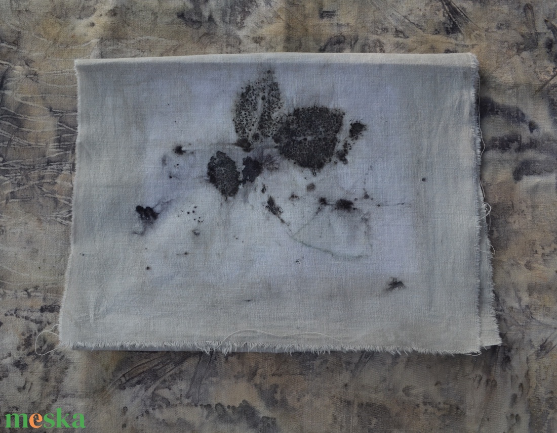 Eco print technikával készült lenvászon - otthon & életmód - konyhafelszerelés, tálalás - tálalás - terítő - Meska.hu Eco print technikával készült lenvászon - otthon & életmód - konyhafelszerelés, tálalás - tálalás - terítő - Meska.hu