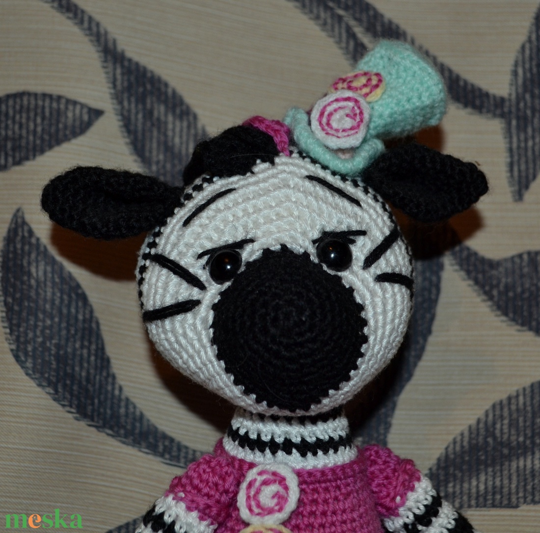 Steampunk stílusú zebra amigurumi technikával - játék & sport - plüssállat & játékfigura - más figura - Meska.hu